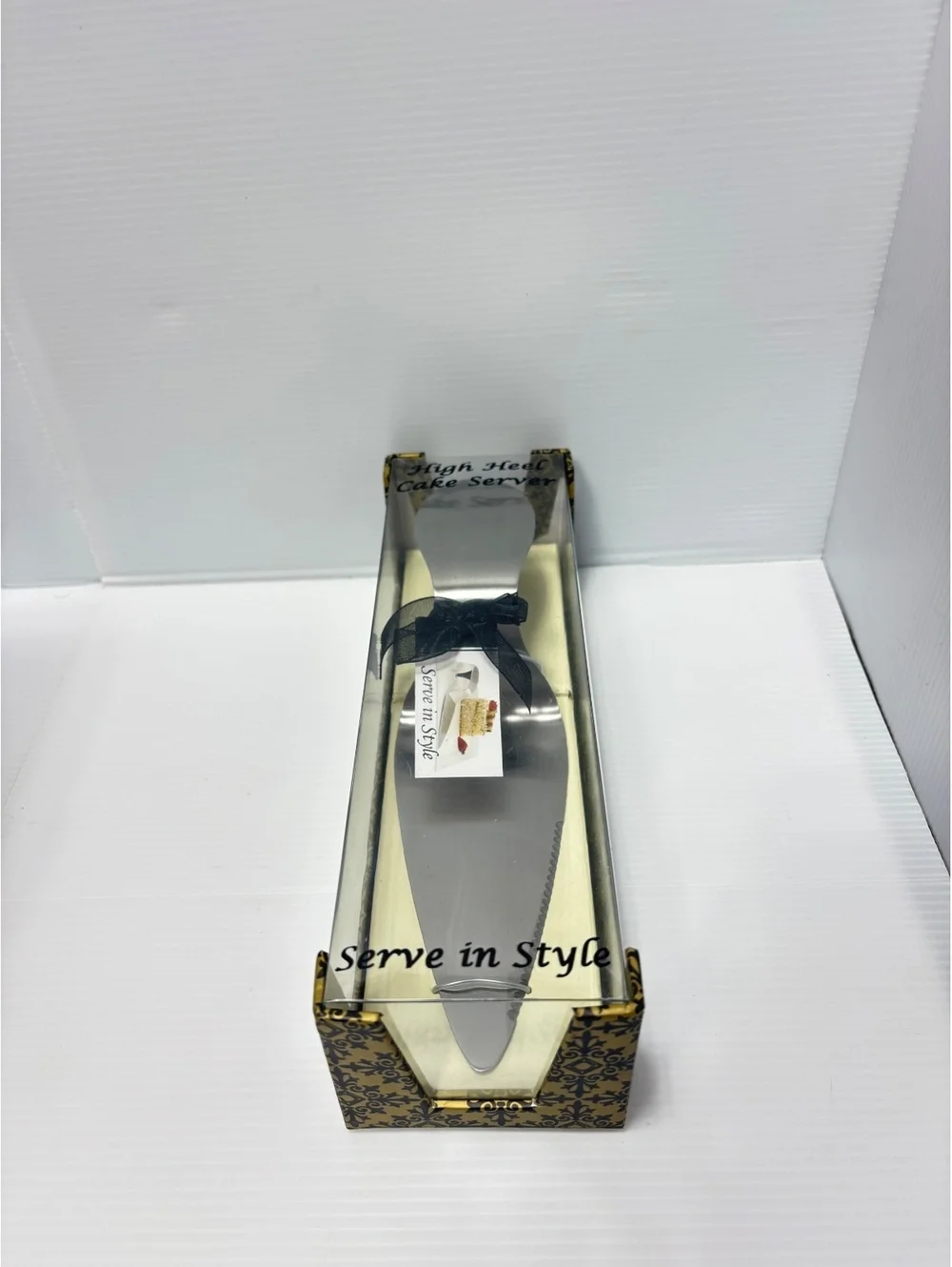 High Heel Cake Server with Decorative Amber Heel and Black Bow - Elegant Server